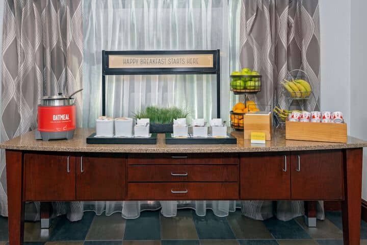 Breakfast area